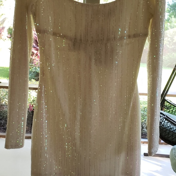 Dress - Picture 3 of 4